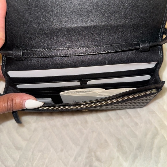 Gucci Embossed Black Crossbody Bag - Picture 4 of 8